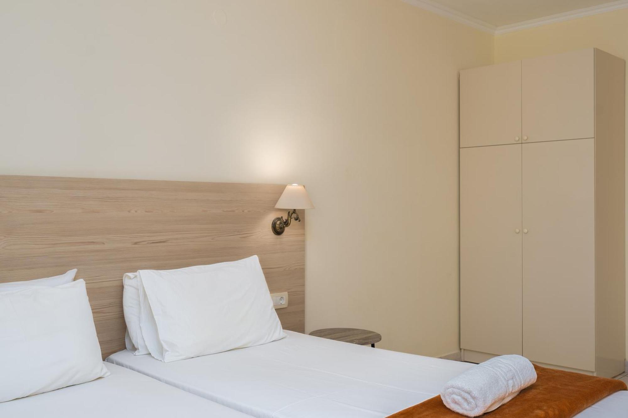 Manousis Aparthotel Планос Екстер'єр фото